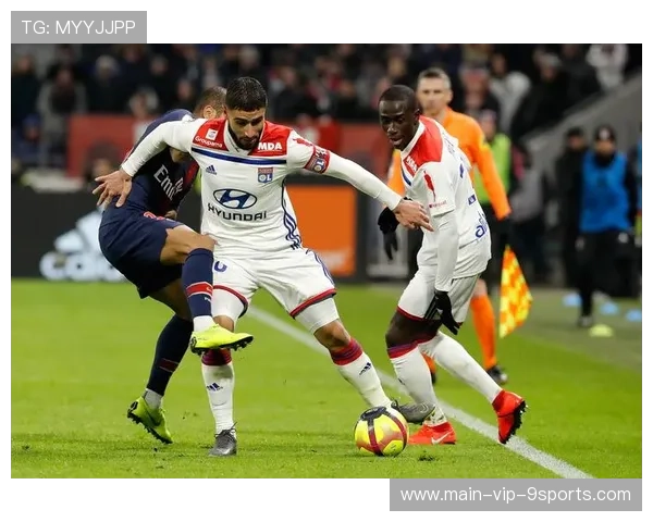 拉卡泽特门前垫射绝杀里尔，里昂3比2逆转挺进法甲积分榜前四